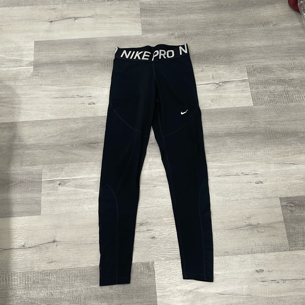 MEDIUM NIKE PRO LEGGINGS